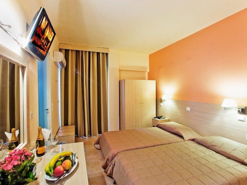 Ambassador Hotell 2*